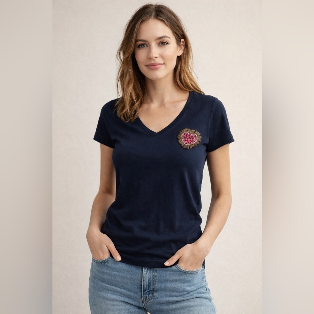G by Giuliana Navy Tshirt with embroidered beaded heart size XS
